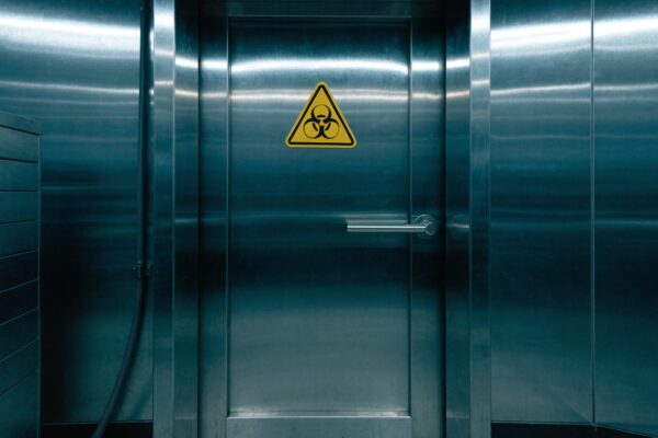 Signalisation du risque biologique : avertir sans banaliser